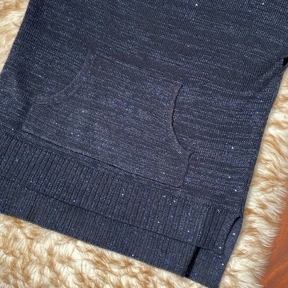 Tommy Bahama Solana sequin V-neck - Picture 7 of 9